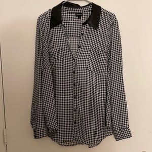 Torrid black and white button down Harper blouse